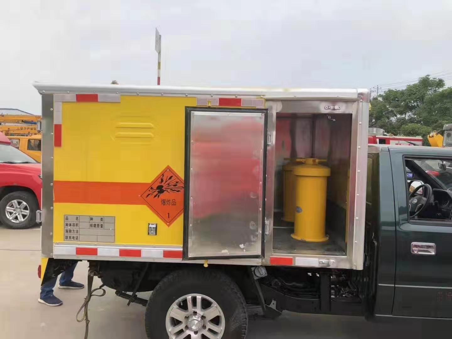 青松路街道爆破器材运输车行业深度解析：规格选择与运输效能的更优配置
